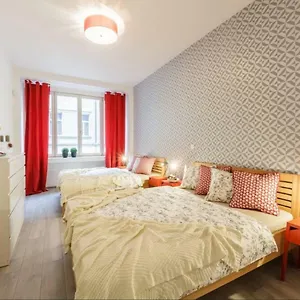 central-prague-crown-apartments.praguehotelsweb.com/